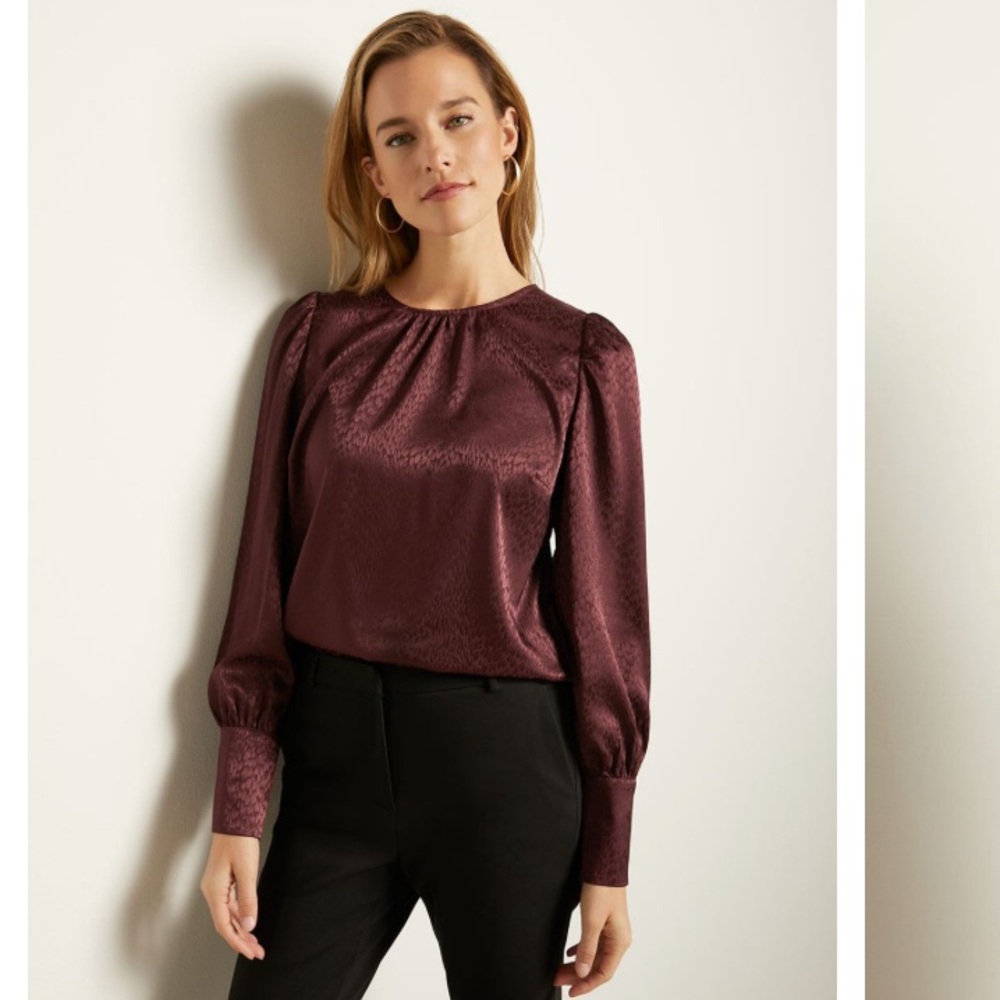 BNWT RW&CO satin burgundy blouse with cut out back